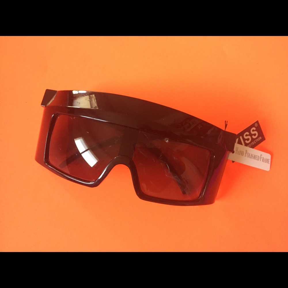 NWT Kiss sunglasses